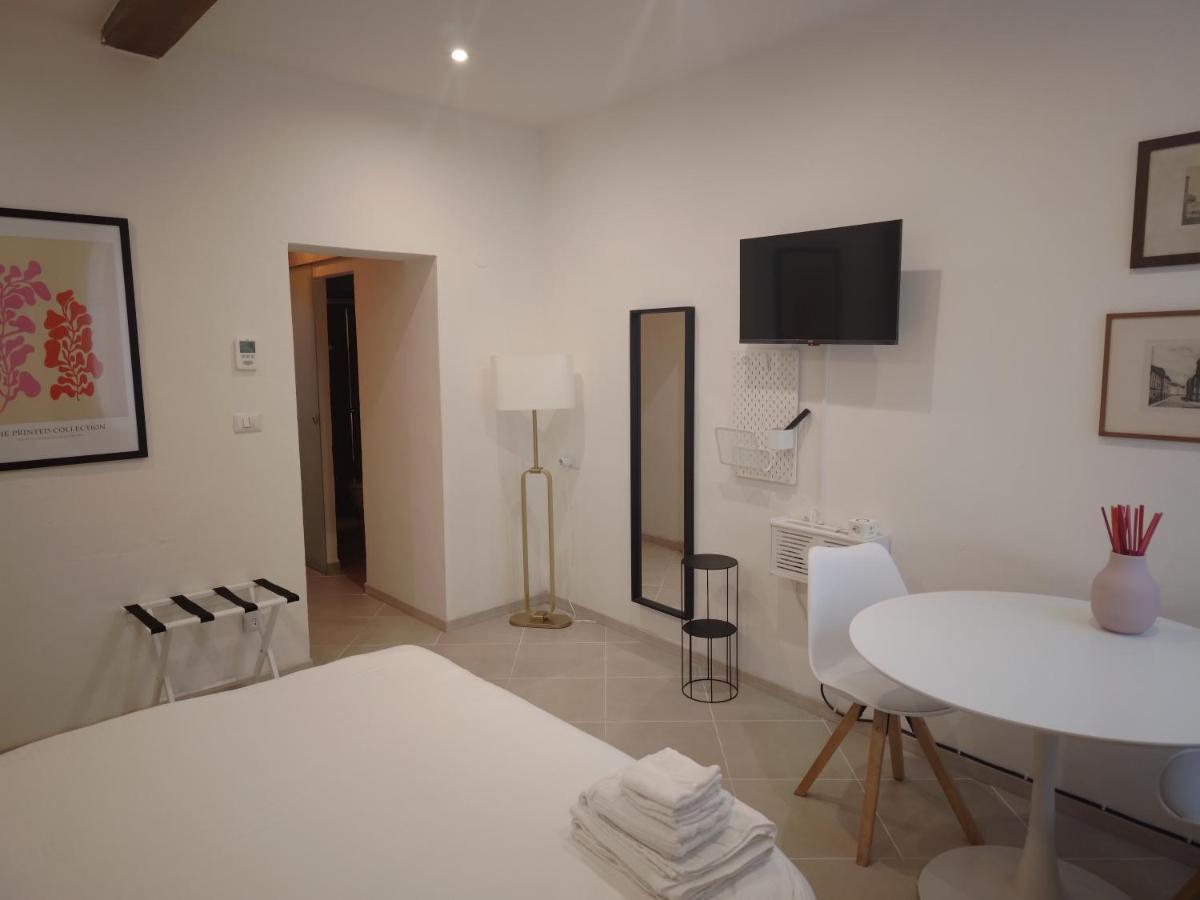 Guazzo Apartment - Self Check-In Parma Exterior photo
