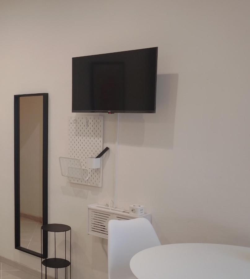 Guazzo Apartment - Self Check-In Parma Exterior photo